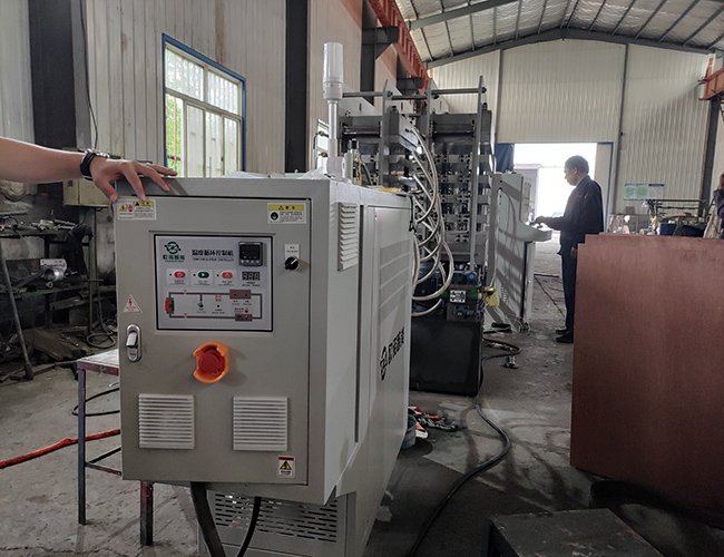 橡膠行業(yè)熱壓板生產(chǎn)線油溫機 橡膠行業(yè)熱壓板生產(chǎn)線油溫機