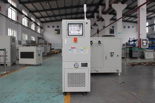 模溫機(jī)在光學(xué)鏡片成型中的應(yīng)用