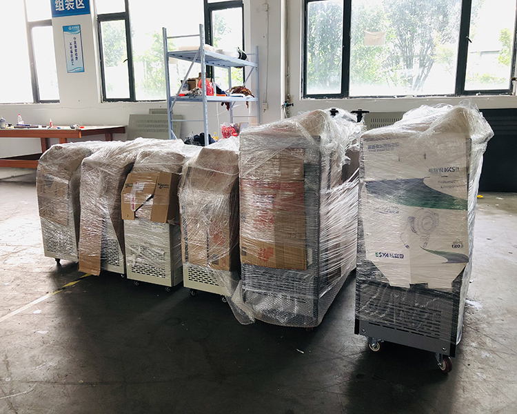 標(biāo)準(zhǔn)油溫機(jī)發(fā)貨 標(biāo)準(zhǔn)油溫機(jī)發(fā)貨