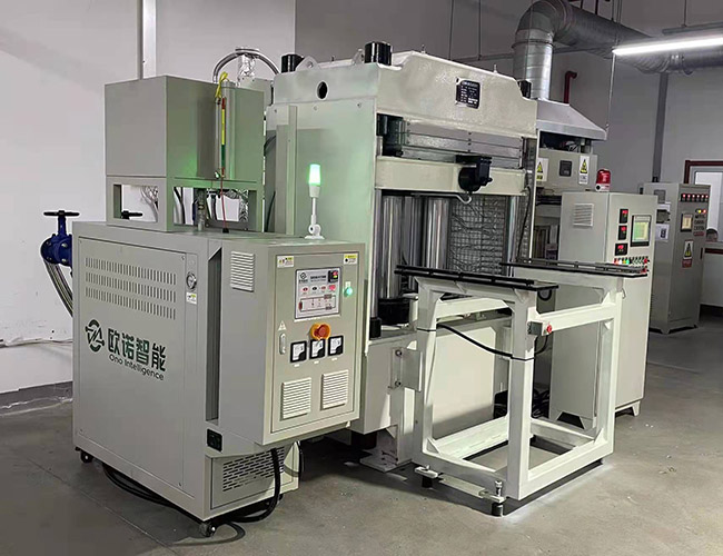 油溫機(jī)在碳纖維模壓成型工藝的應(yīng)用--控溫案例